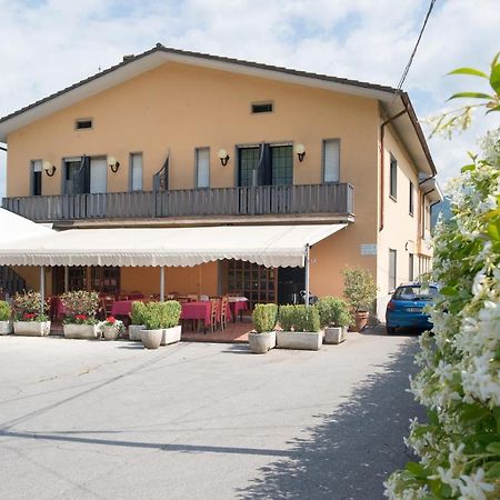 Hotel Tre Castelli Gallicano Exterior foto