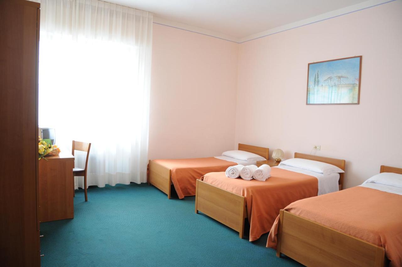 Hotel Tre Castelli Gallicano Quarto foto